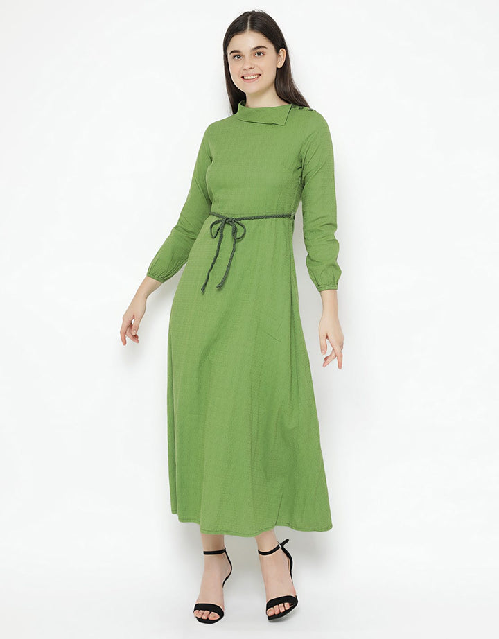 Exit Nayira Longdress with Turtle Nect and Waistrape Green
