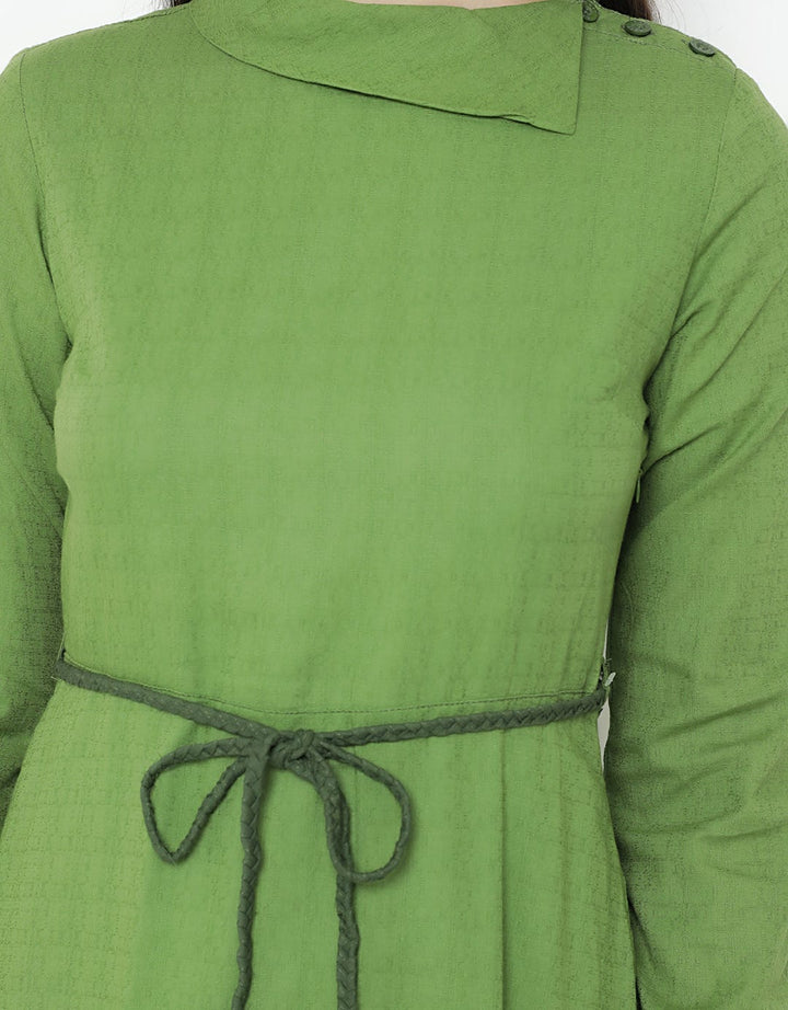 Exit Nayira Longdress with Turtle Nect and Waistrape Green