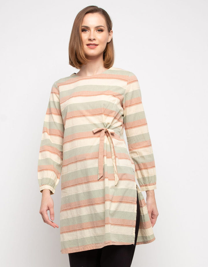 Expand Adelia Blouse