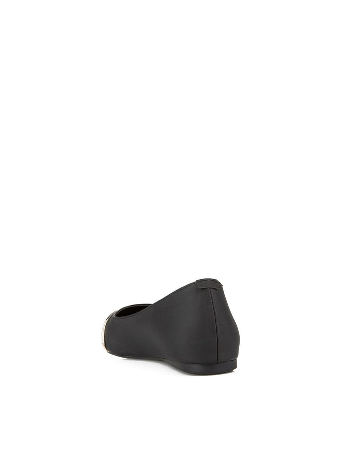 Yongki Komaladi Sheina Flat Shoes