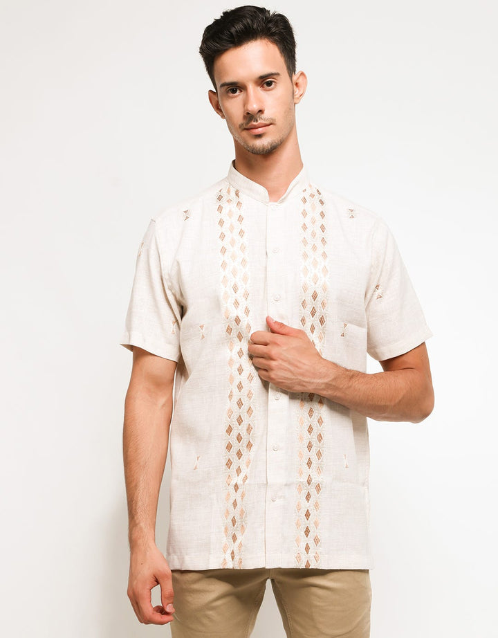Hassenda Baju Koko Motif Bordir Lengan Pendek