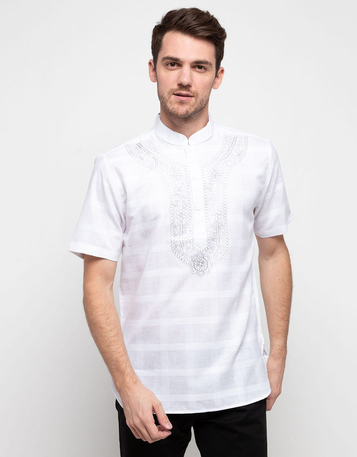 Hassenda Short Sleeve Koko Shirt with Chest Embroidery Detail