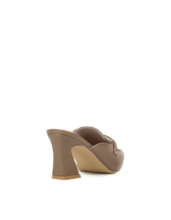 Peter Keiza Sepatu Heels Detail Metal Strap