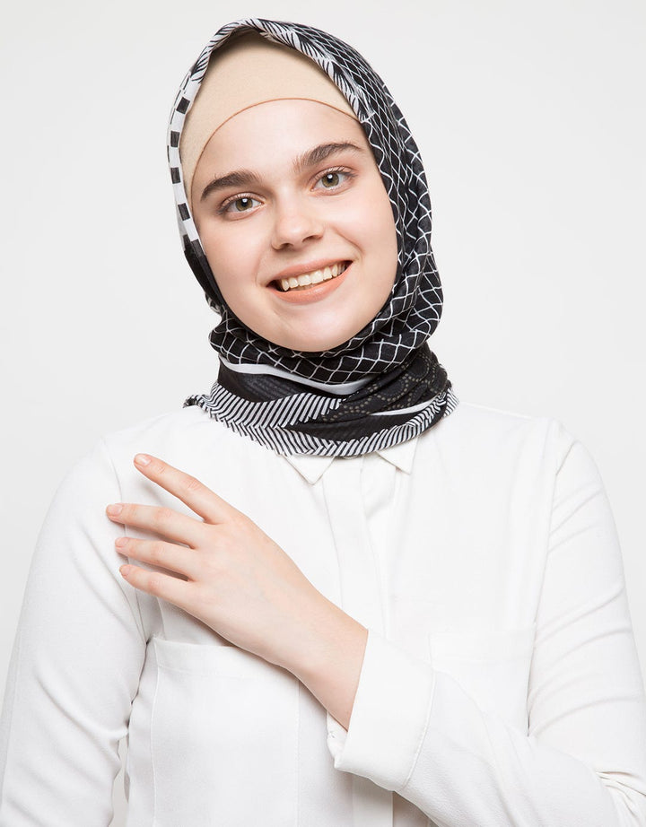 Arjuna Weda Monochrome Veil