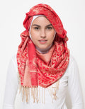 Hijabku Motif Rintik Air Kontras Pashmina