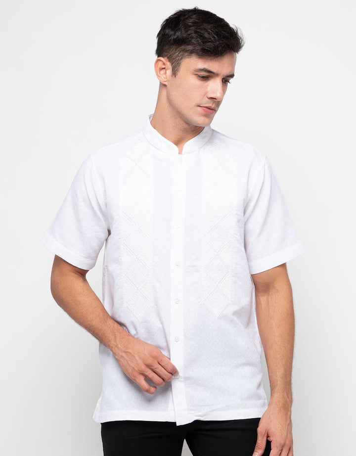Intresse Baju Koko Macarthur Short Broke