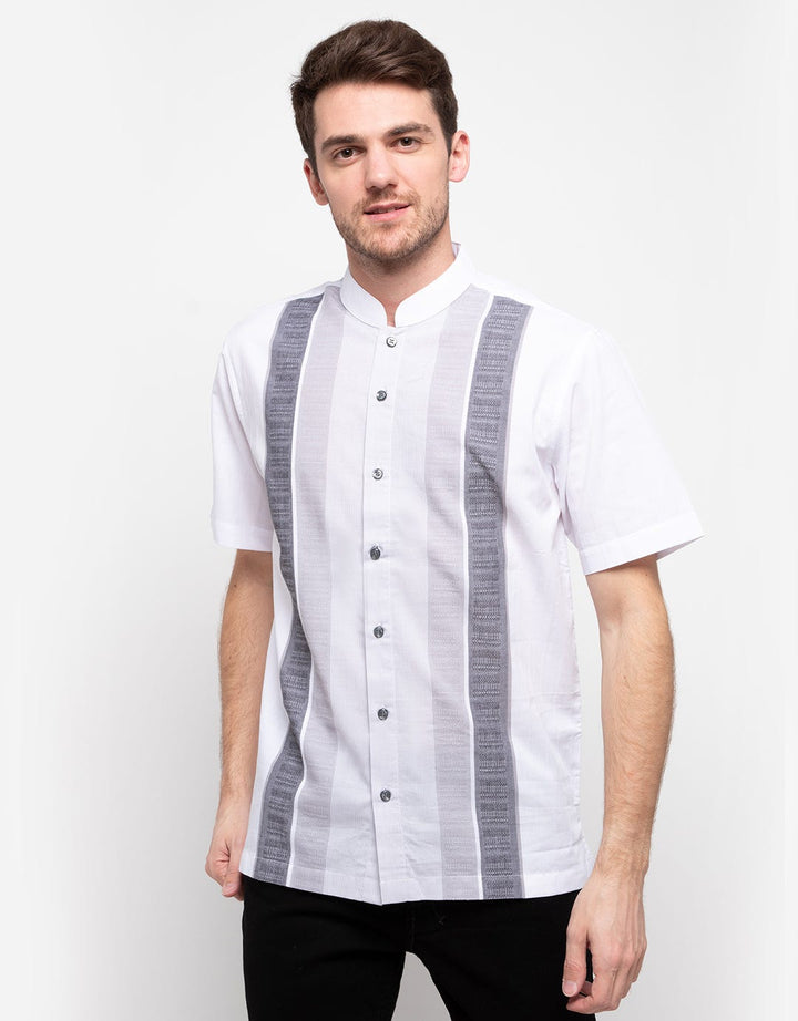 Intresse Baju Koko Canyon Cloud Short