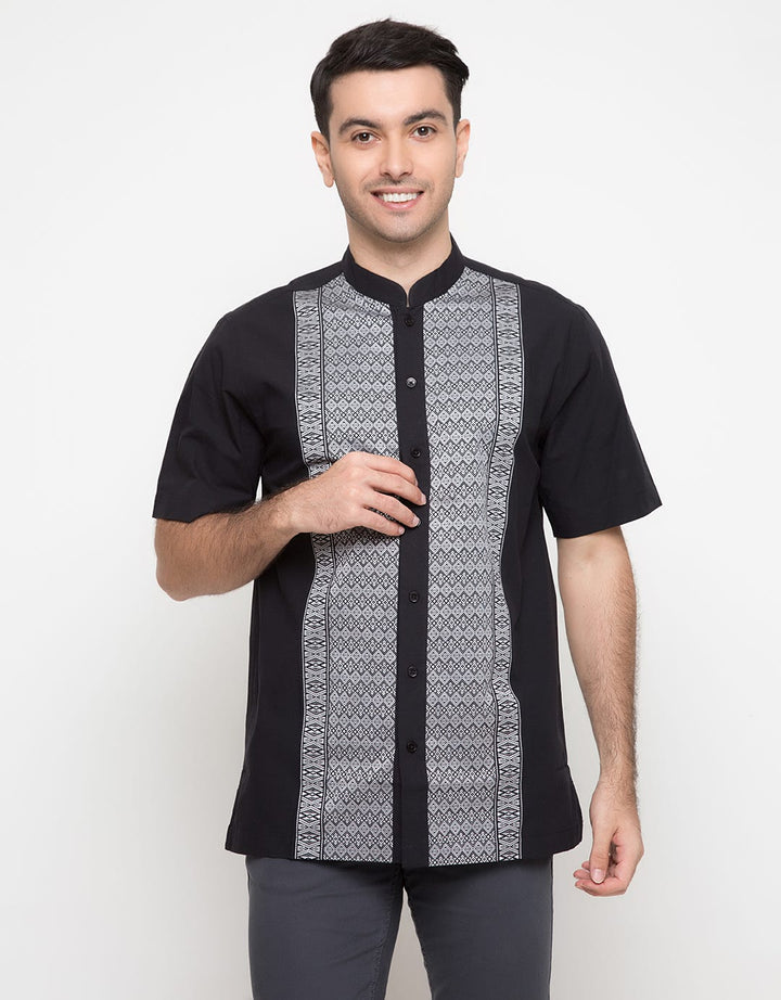 Intresse Kingaroy Short Baju Koko