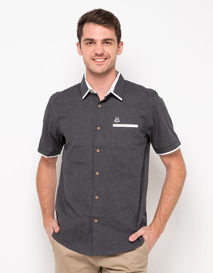 Johnwin Kemeja Lengan Pendek