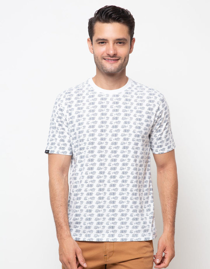 Johnwin Man T-shirt Shelf