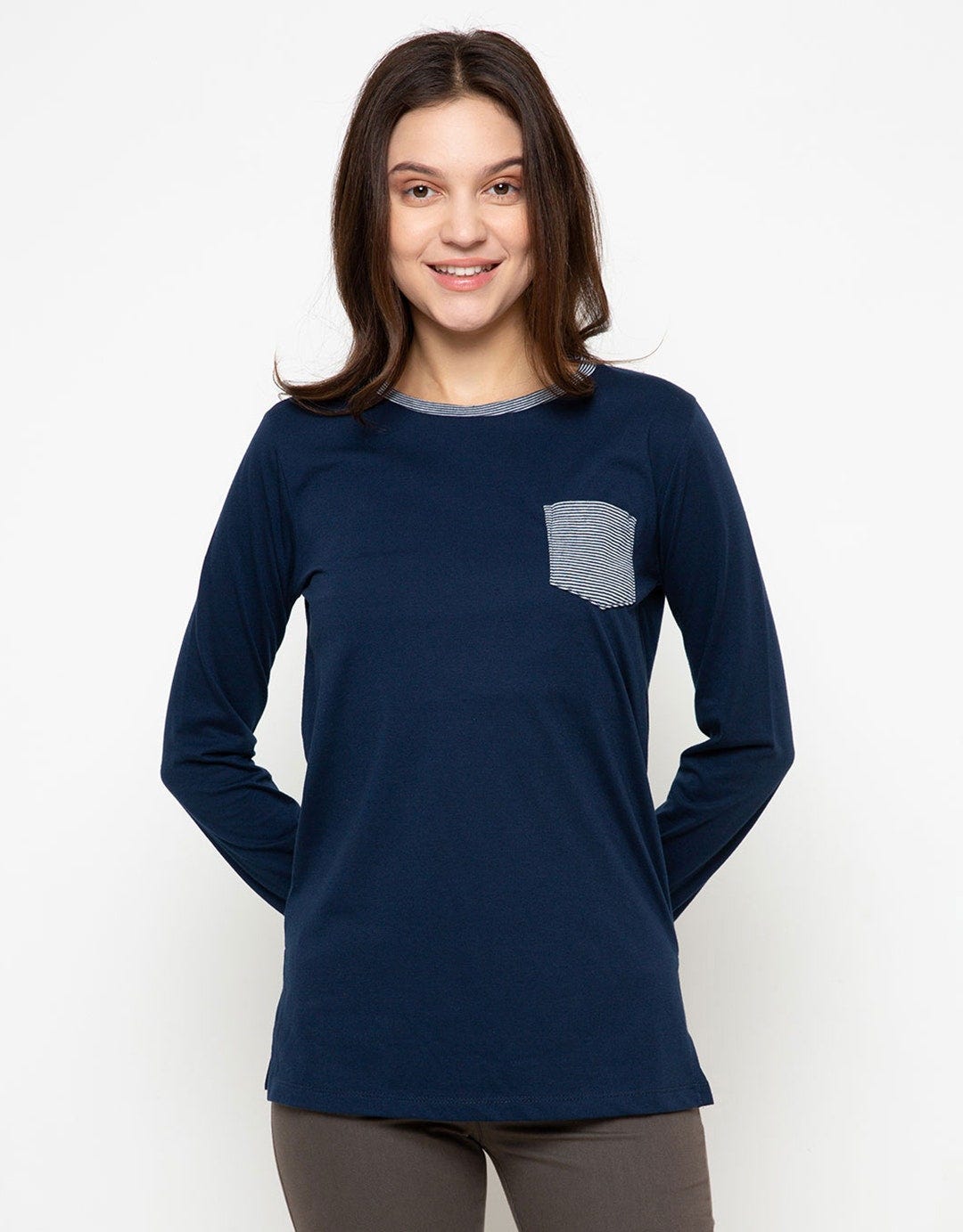Phenomenal Plain Pocket Kaos Wanita