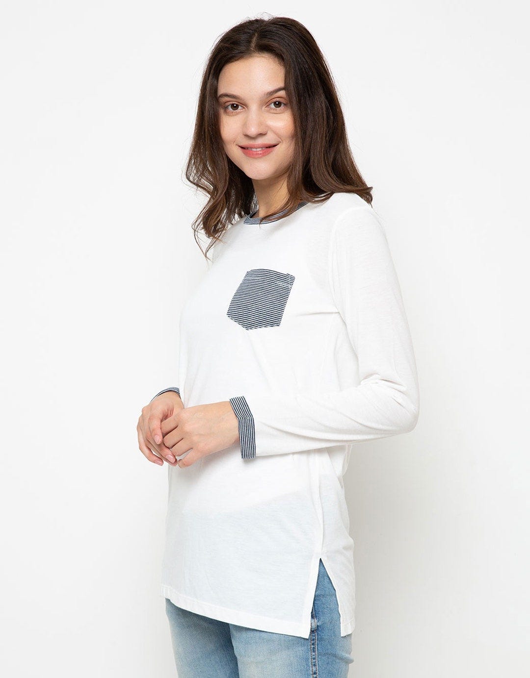 Phenomenal Plain Pocket Kaos Wanita