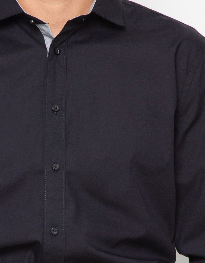 Edition Kemeja Pria Essential Slim Shirt