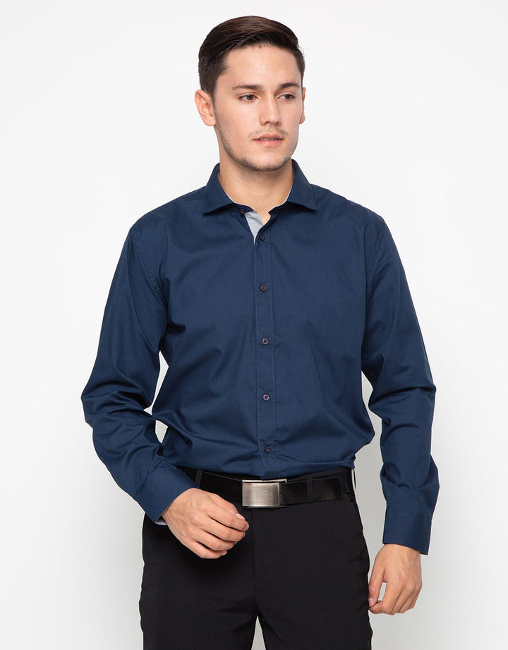 Edition Kemeja Pria Essential Slim Shirt