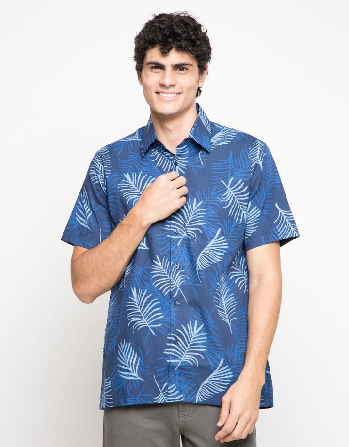 Hassenda Leaf Print Shirt