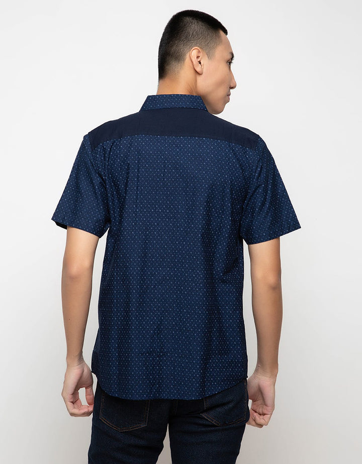 Red Cliff Kemeja Lengan Pendek Motif 6B0120AT -
