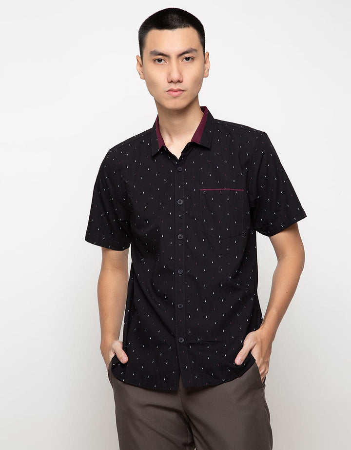 Red Cliff Kemeja Lengan Pendek Motif 6B0201AT -