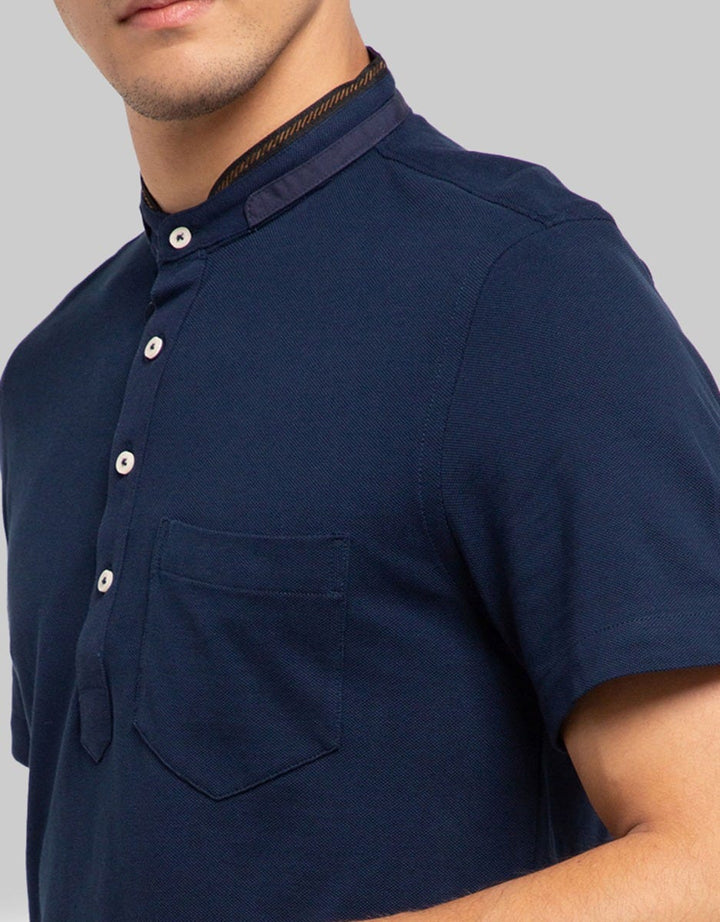 MOC Kemeja Koko Lengan Pendek Slim Fit Louttou
