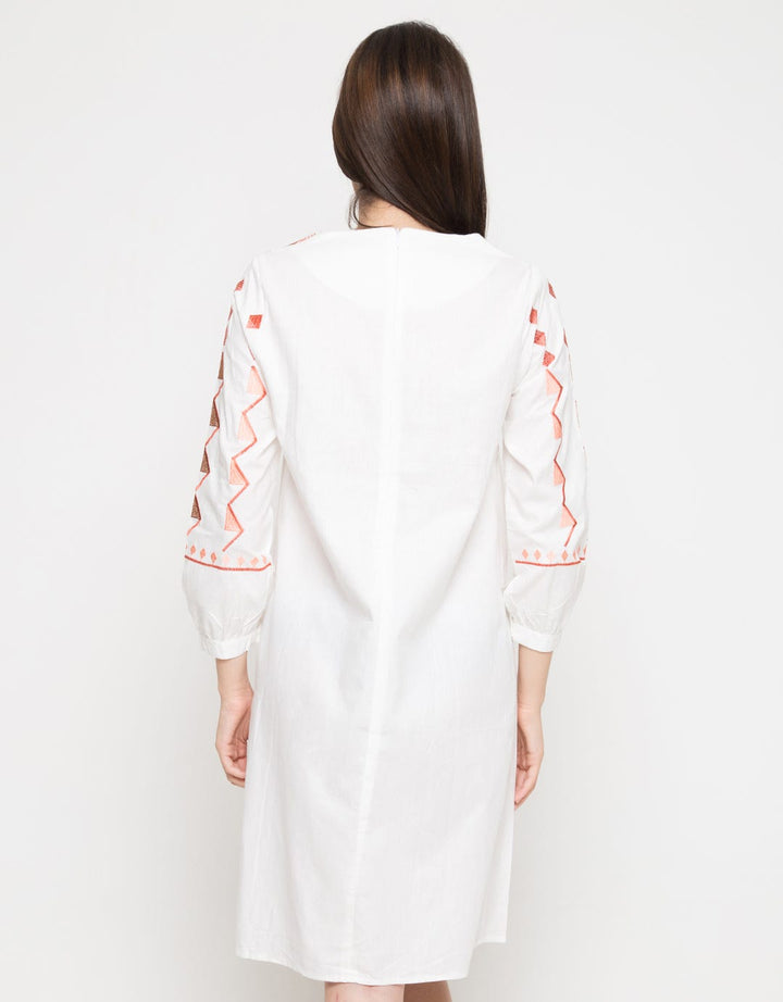 LEB DRESS EMB ETNIC
