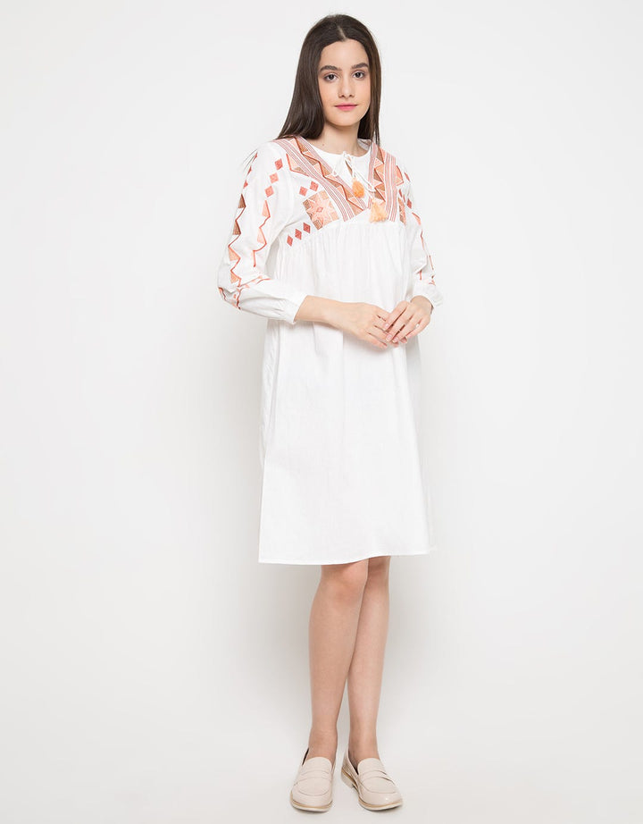 LEB DRESS EMB ETNIC