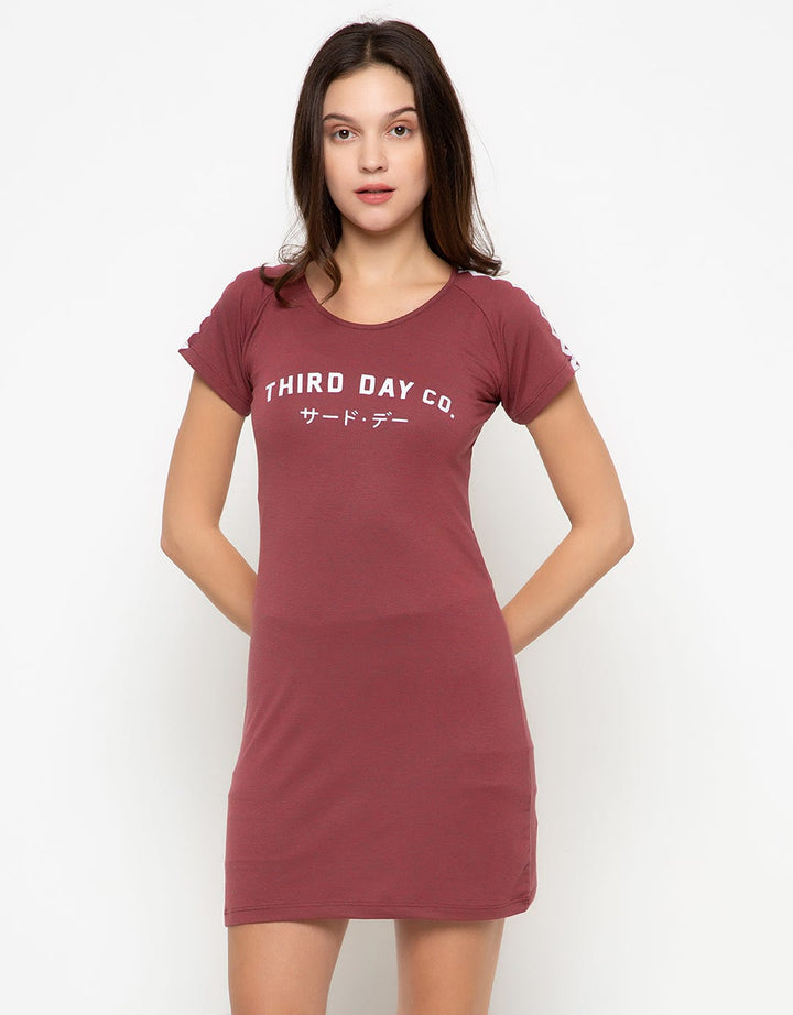 Third Day Co T-shirt Raglan Print Brand & Katakana