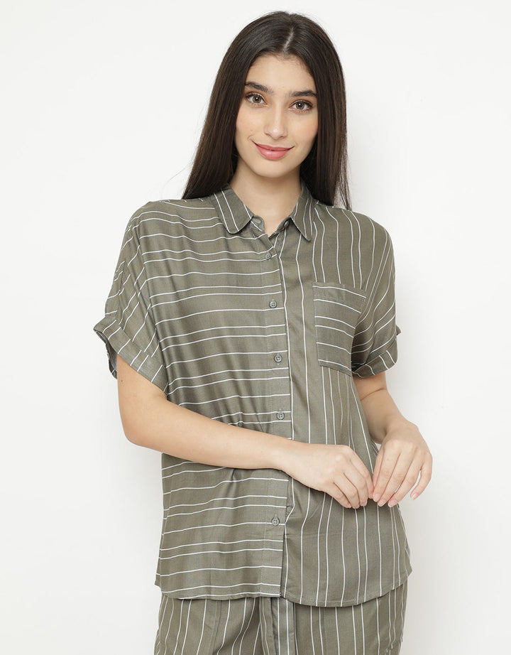 Minimal Boxy Blouse