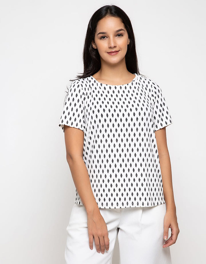 Minimal Diamond Knit Top