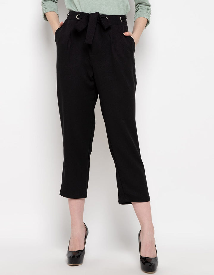 Minimal Ethna Eyelet Pants