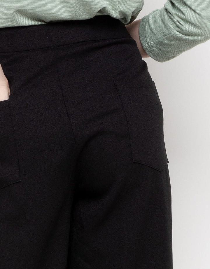 Minimal Ethna Eyelet Pants