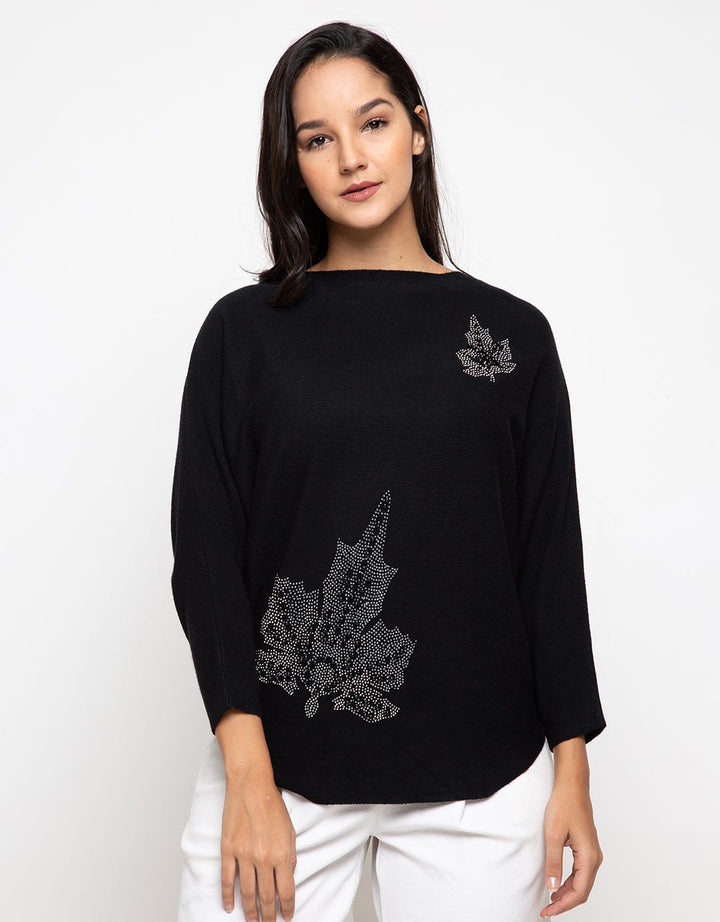 Minimal Hara Pearl Leaf Knit Top