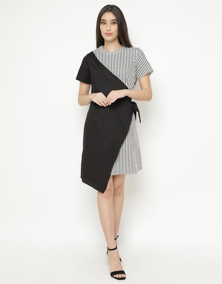 Minimal Irise Wrap Dress