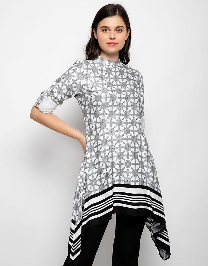 Minimal Medallion Tunic
