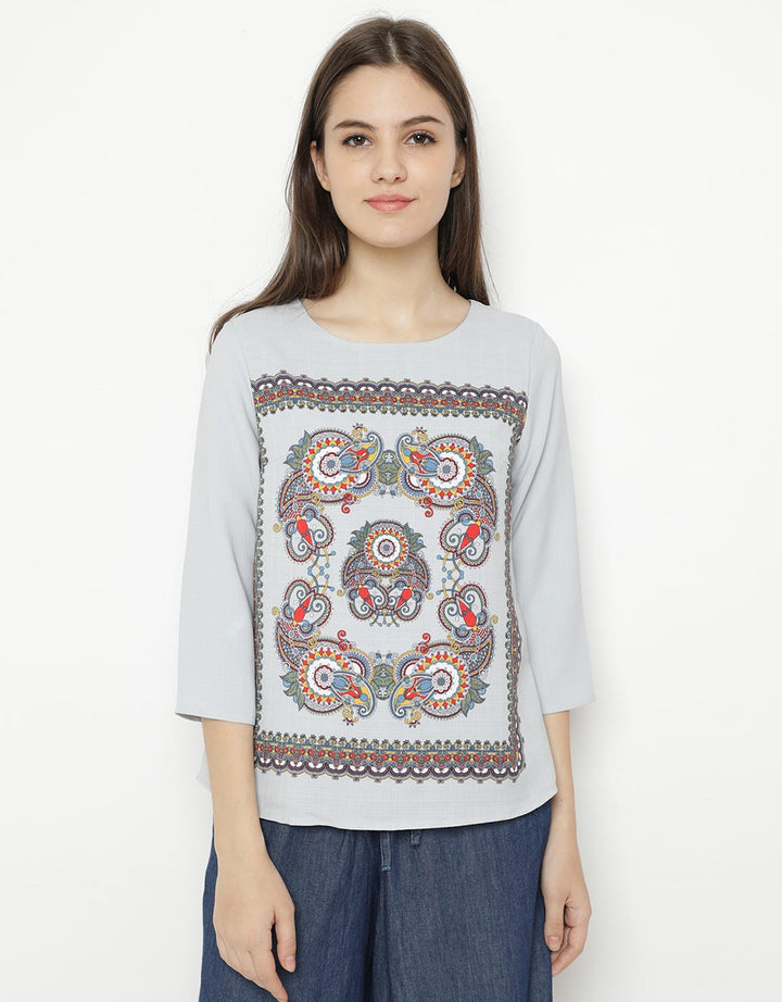 Minimal Ornate Paisley Top