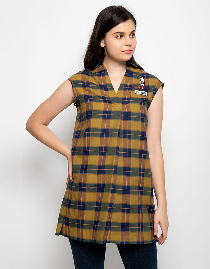 Minimal Retro Vintage Blouse