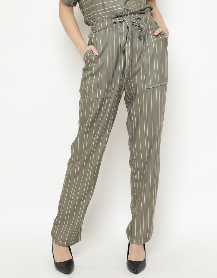 Minimal Striped Relax Pant