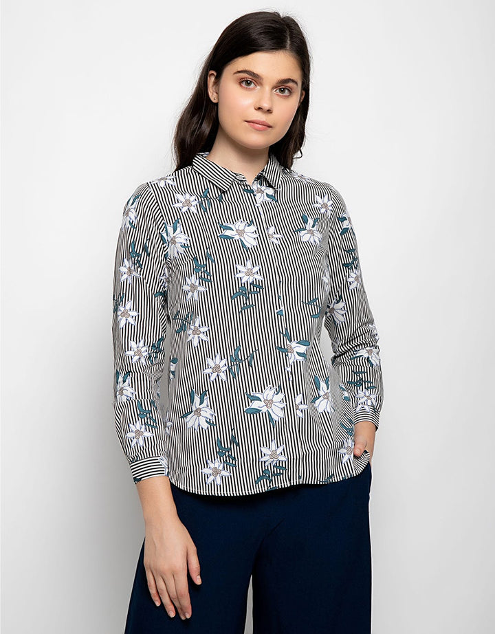 Minimal Lily Shirt