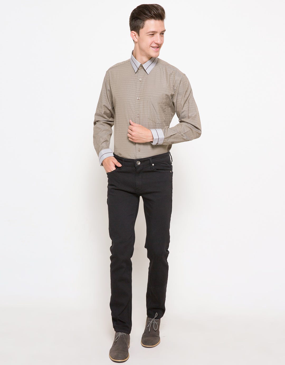 KIWSF 607 SFS HITAM