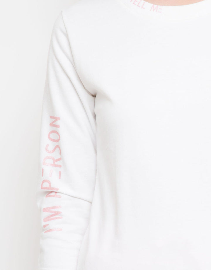 SWEATSHIRT TEXT IN