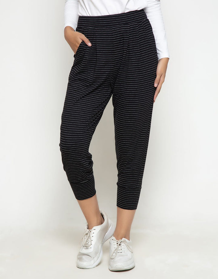 Ninety Degrees Celana 7 per 8 Wanita