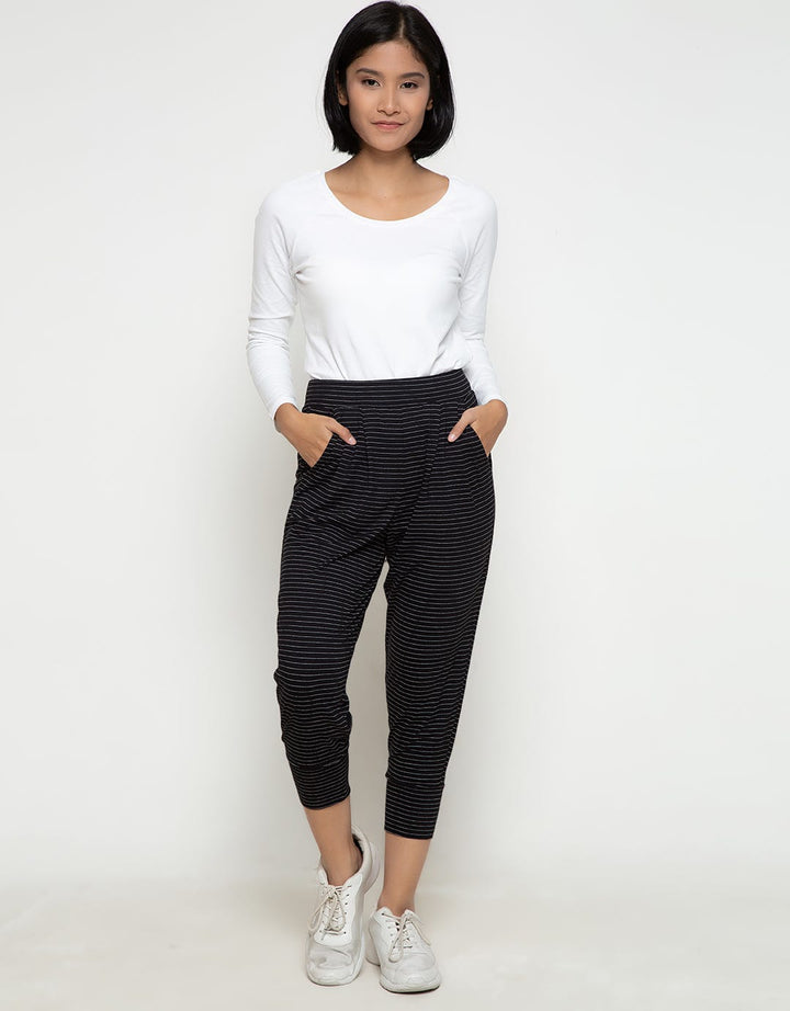 Ninety Degrees Celana 7 per 8 Wanita