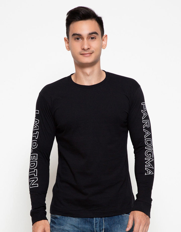 Paradigma Kaos Pria Font Sleeves