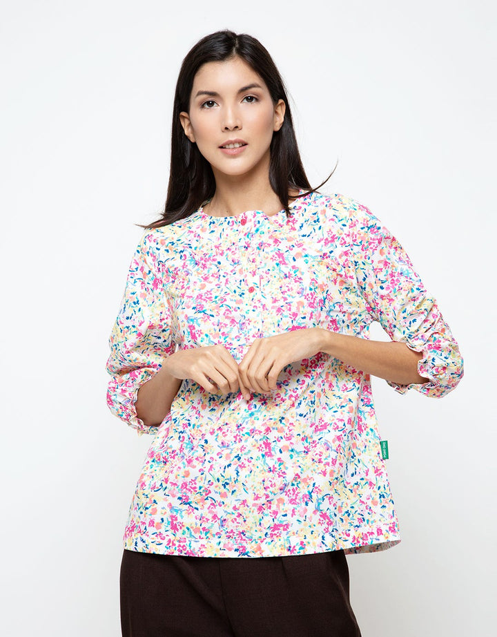 Point One Blouse Detail Floral