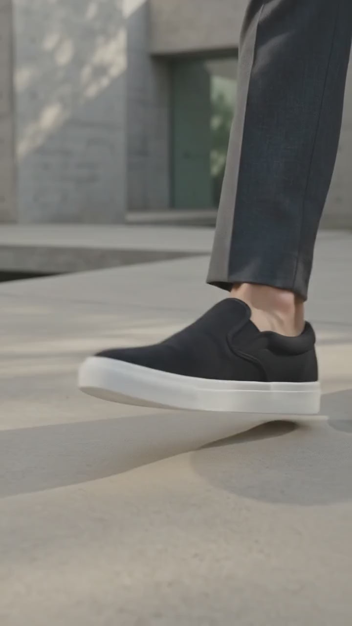 Suko Slip On Sepatu Sneakers Pria