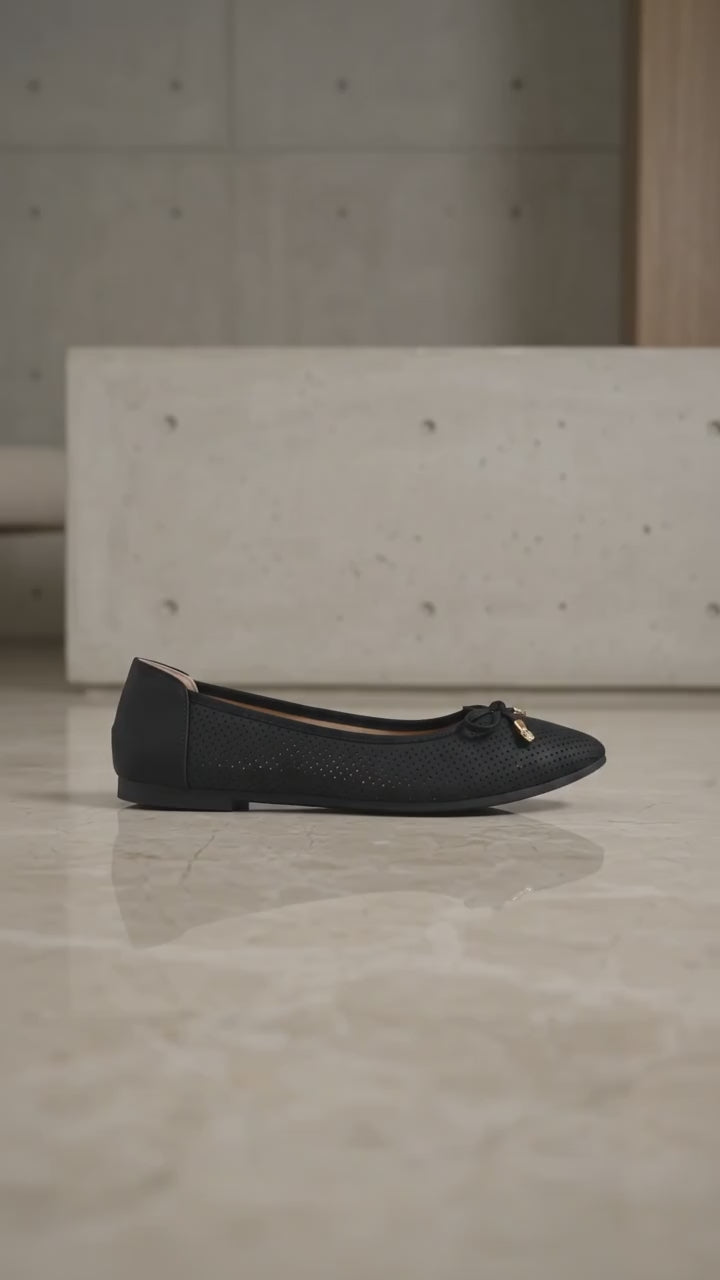 St. Yves Pita Sepatu Flat Wanita