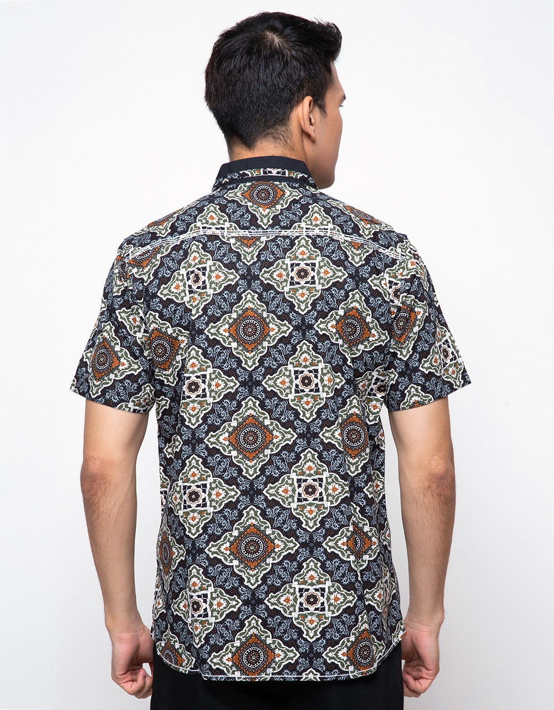 Red Cliff Short Sleeve Batik Shirt