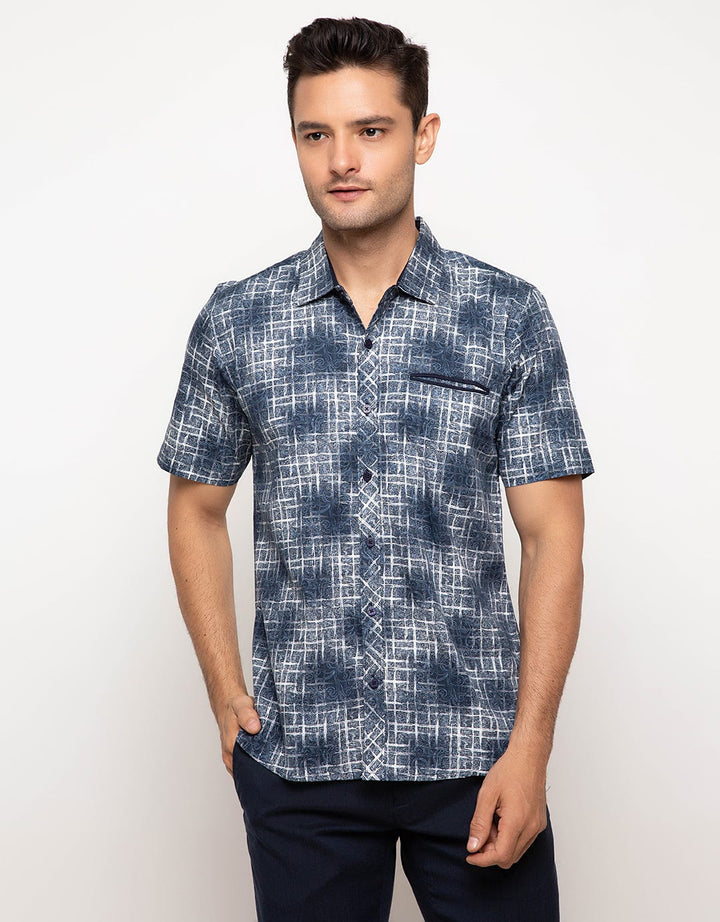 Red Cliff Kemeja Lengan Pendek Patterns