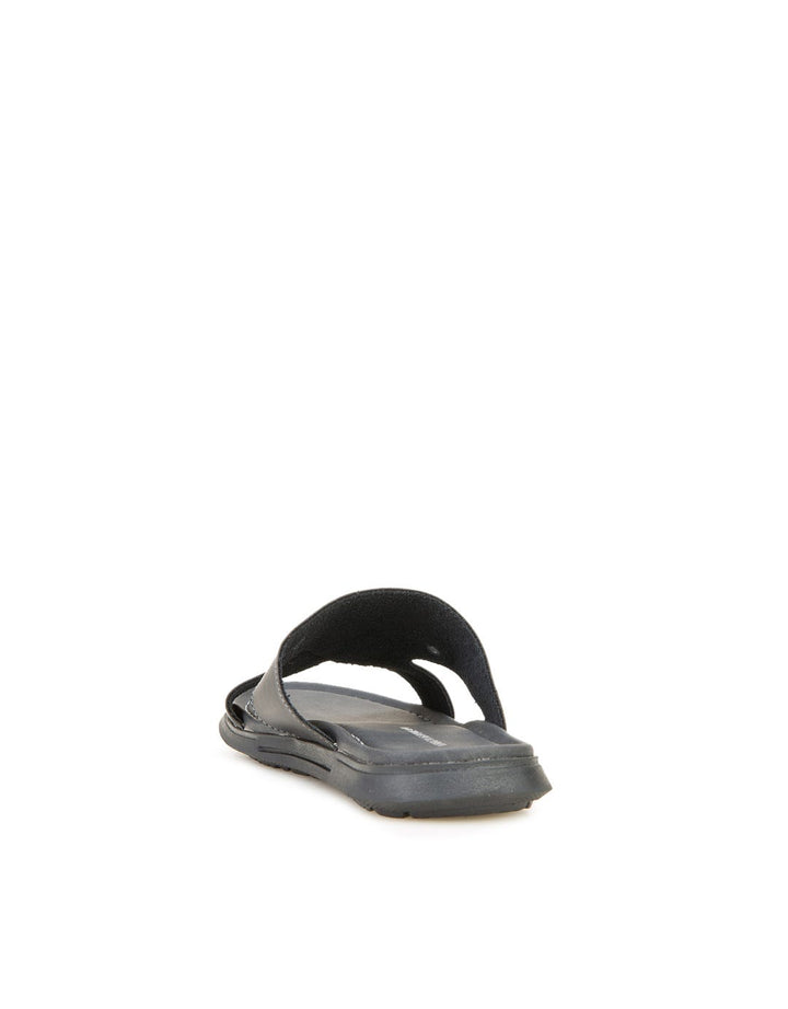 Yongki Komaladi Bastian Sandal