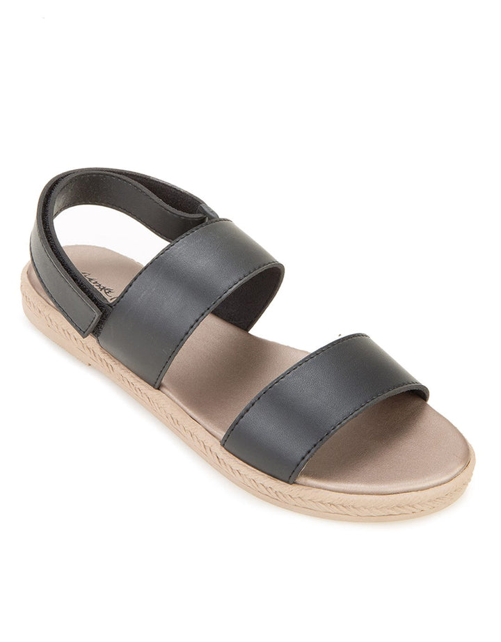Yongki Komaladi Davina Sandal