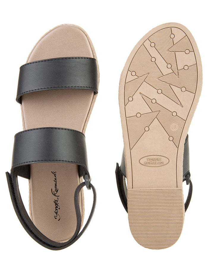 Yongki Komaladi Davina Sandal