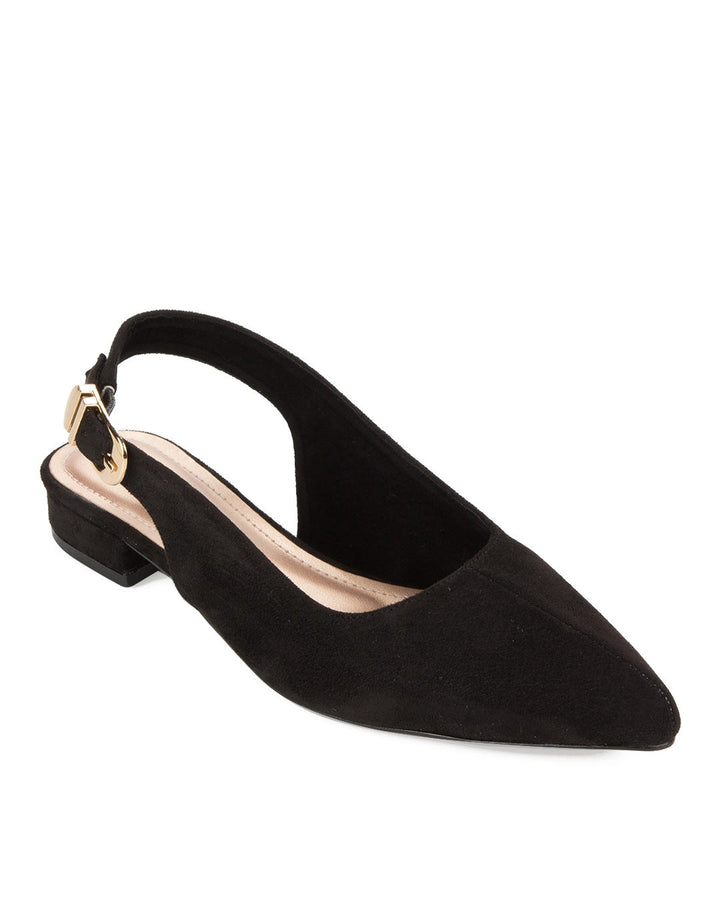 Yongki Komaladi Kia Sandal